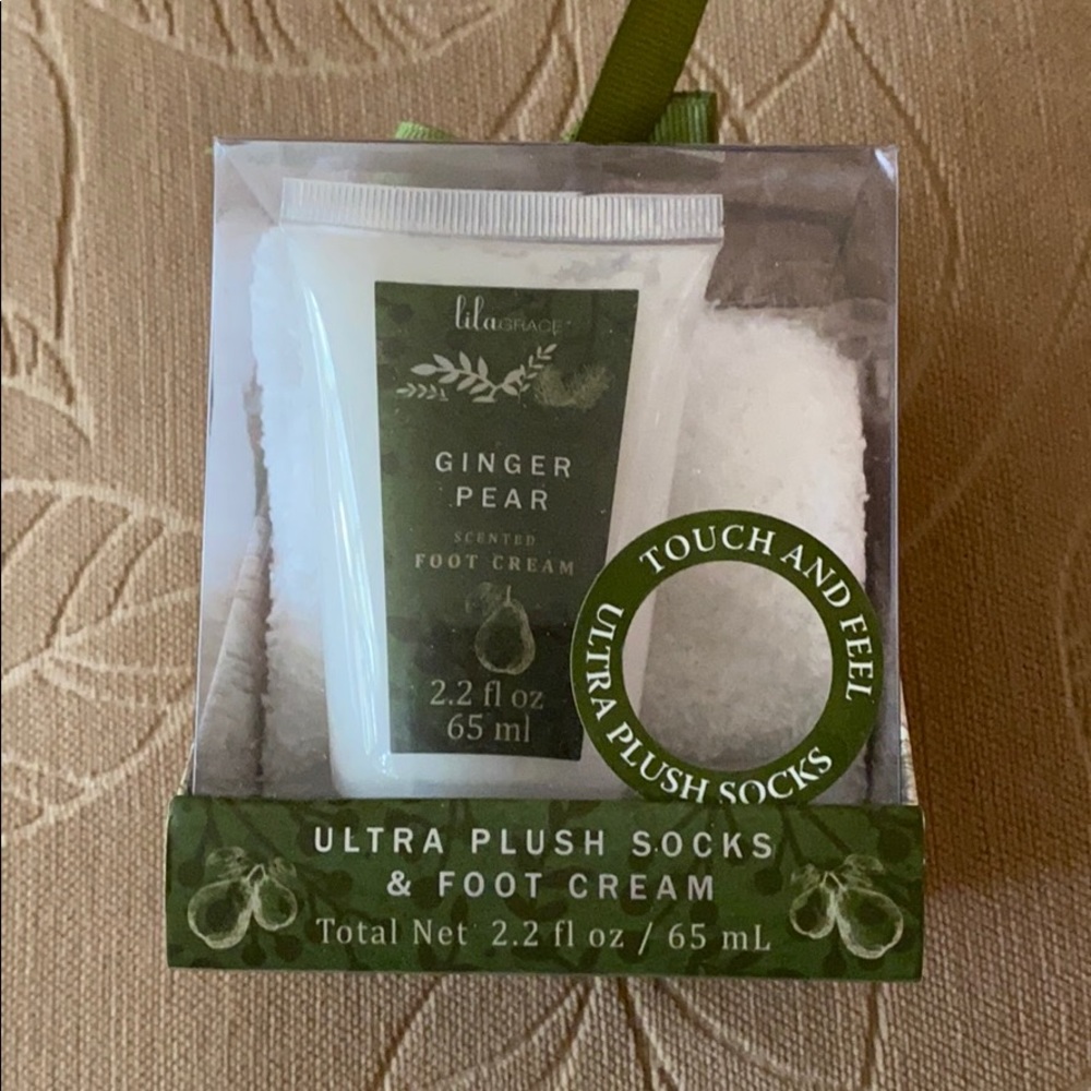 Lila Grace Ultra Plush Socks & Foot Cream